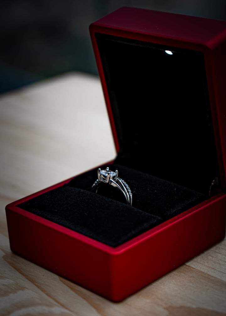 Amore Ring