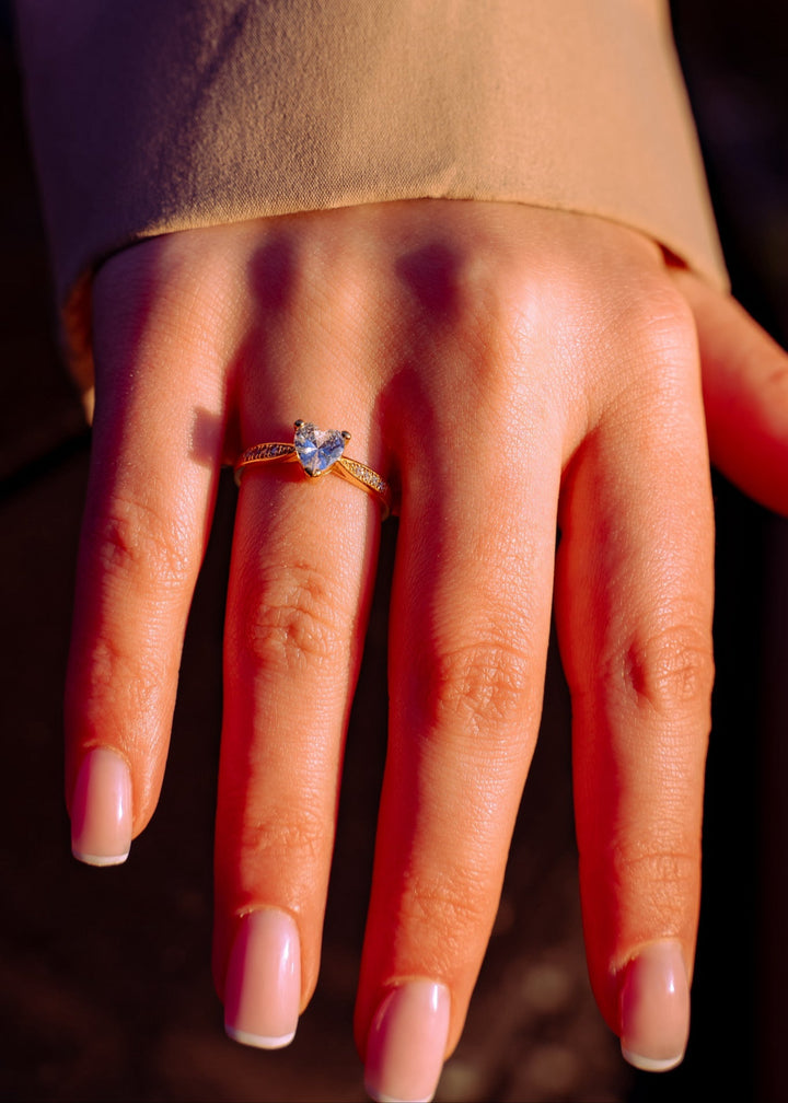 Vergoldeter Ring mit Herzdesign – romantisches Geschenk für Sie