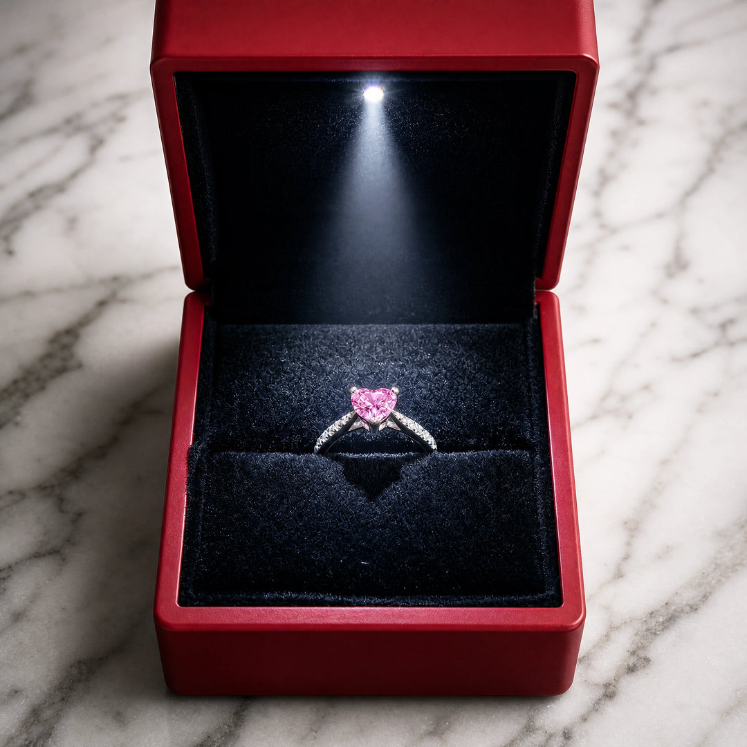 Premium Herz Ring in Pink aus 925 Sterling Silber inklusive LED Box